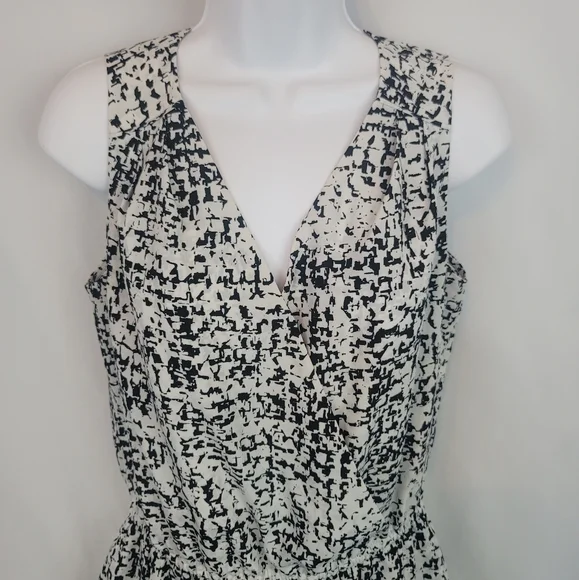 White House Black Market Romper - Picture 2 of 8